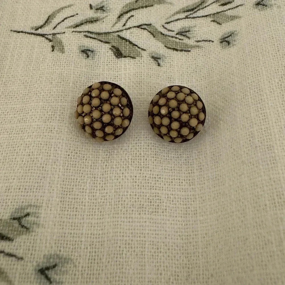 Earrings - Picture 1 of 3